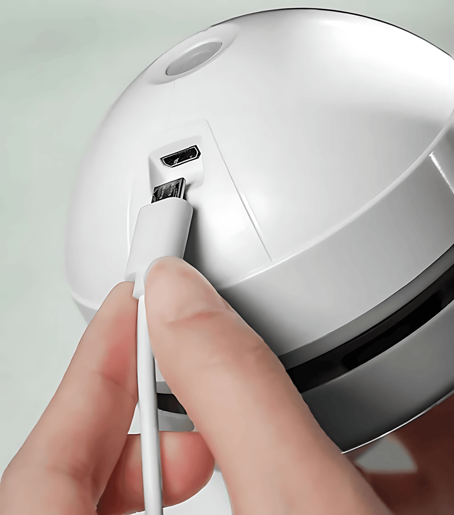 USB Desk Vacuum Cleaner - Lightweight & Portable for Easy Cleaning